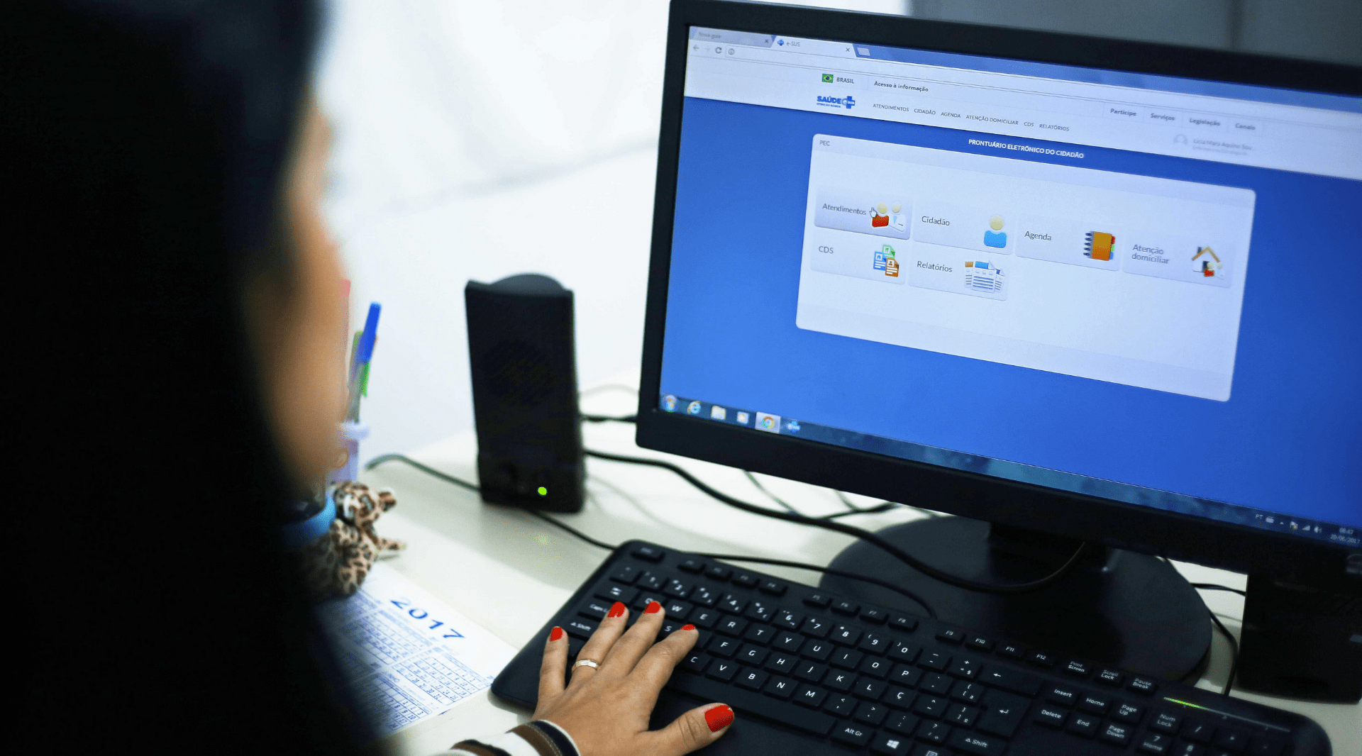 Como o prontuário eletrônico do SUS auxilia na gestão de UBSs